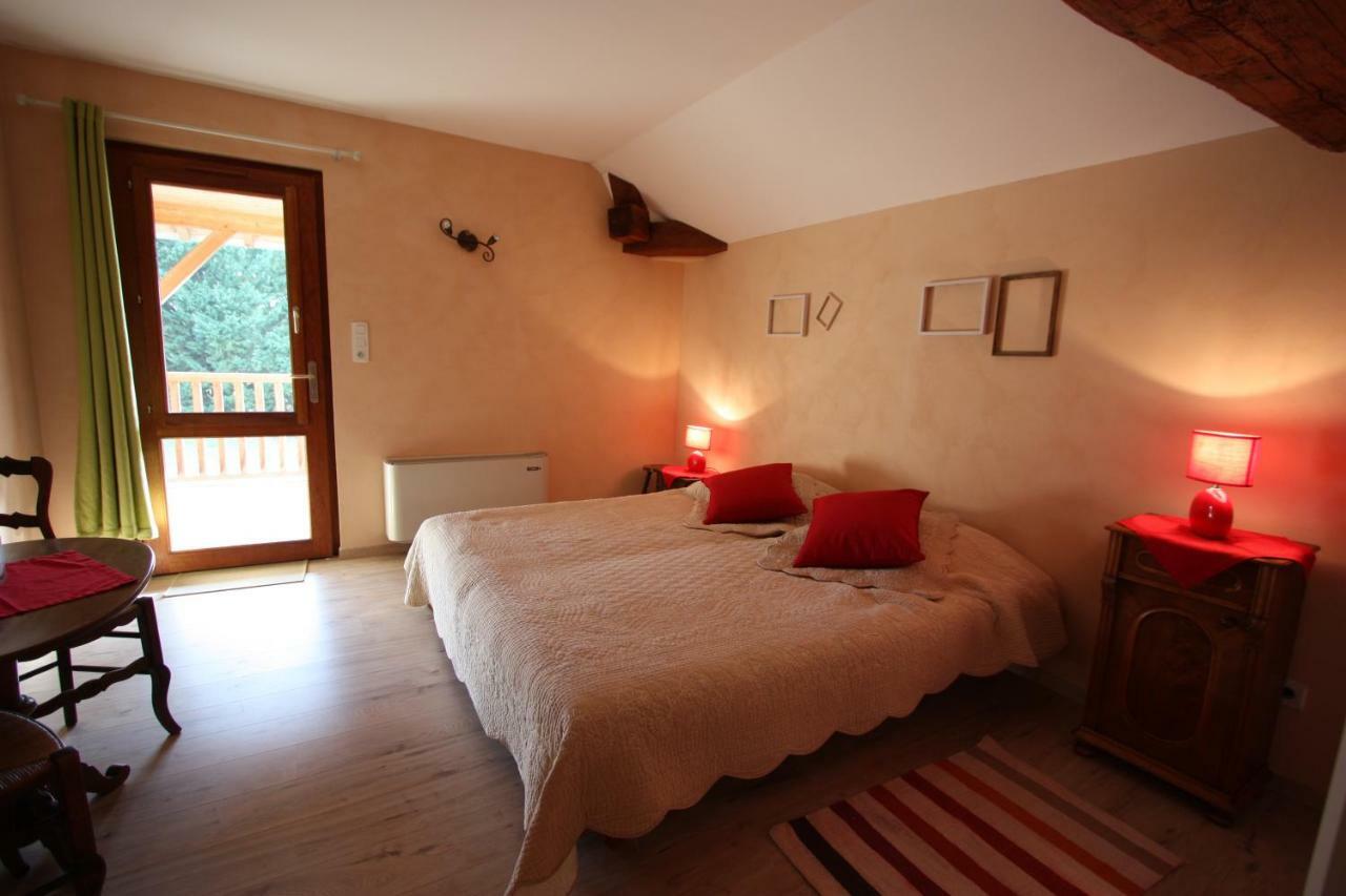 Gite Evidence Bed and Breakfast Varennes-sur-le-Doubs Exterior foto